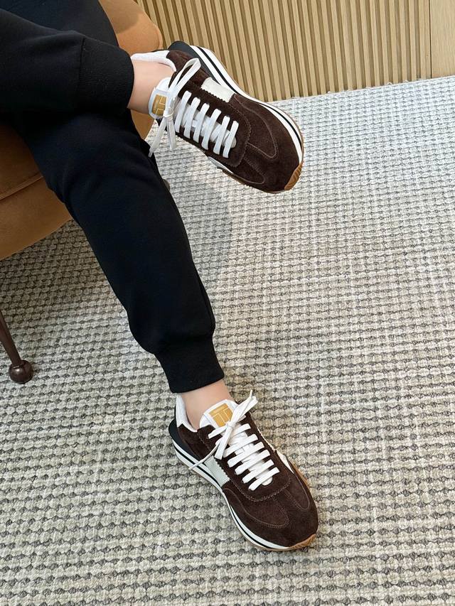 . Tom Ford's new 2025 American retro, affordable luxury couple's style. Sizes: 3