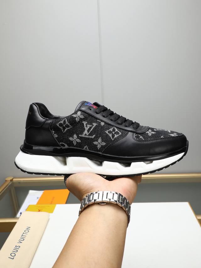 Lv's main push for avant-garde and versatile fashion men's shoes private version