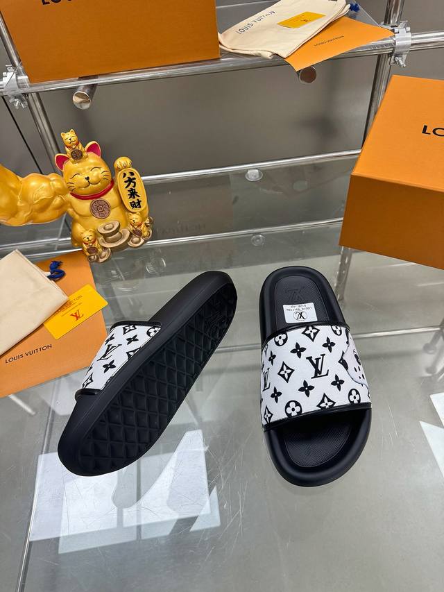This season, the newly upgraded, premium version of the Waterfront sandal return