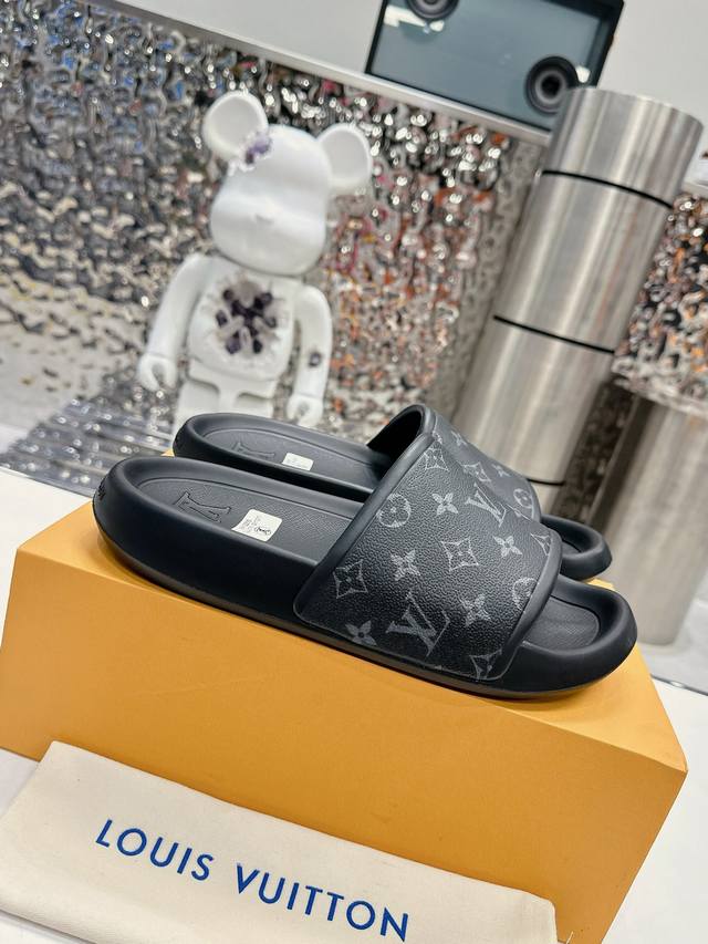 Price: Couple's Packaging: Premium, original Louis Vuitton LV Monogram-embossed