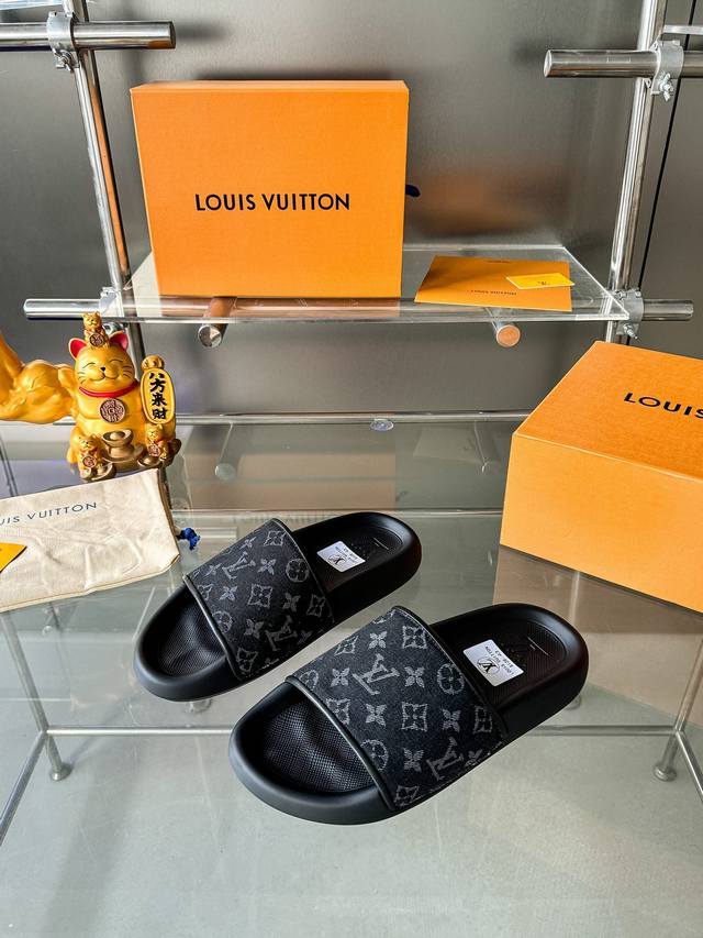 Price: Couple's Packaging: Premium, original Louis Vuitton LV Monogram-embossed