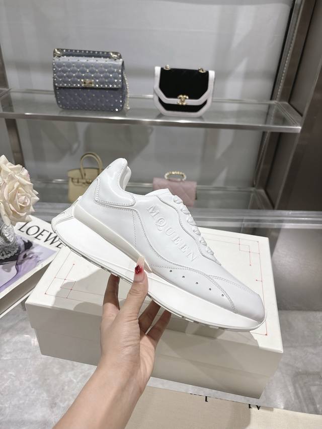 guaranteed price! Alexander McQueen's new 2025 Spring/Summer Sprint sports coupl