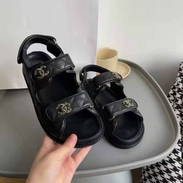 24 Spring/Summer collections have taken Xiaohongshu and Instagram by storm. Thei