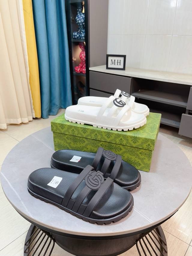 the brand's style. Casual, loose and comfortable, high-quality boutique, a must-