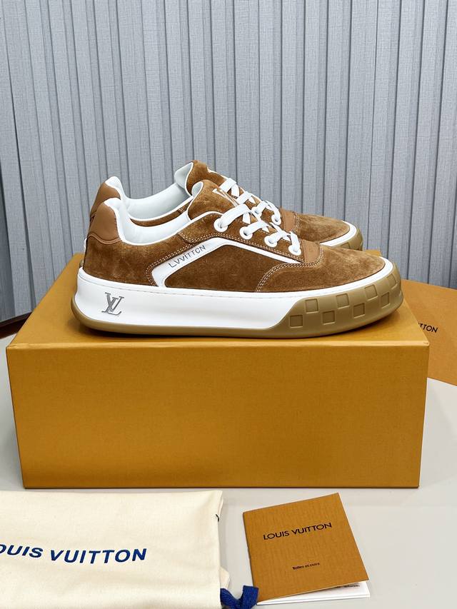 Top-of-the-line Louis Vuitton Lv-Classic catwalk new hollow rubber craftsmanship