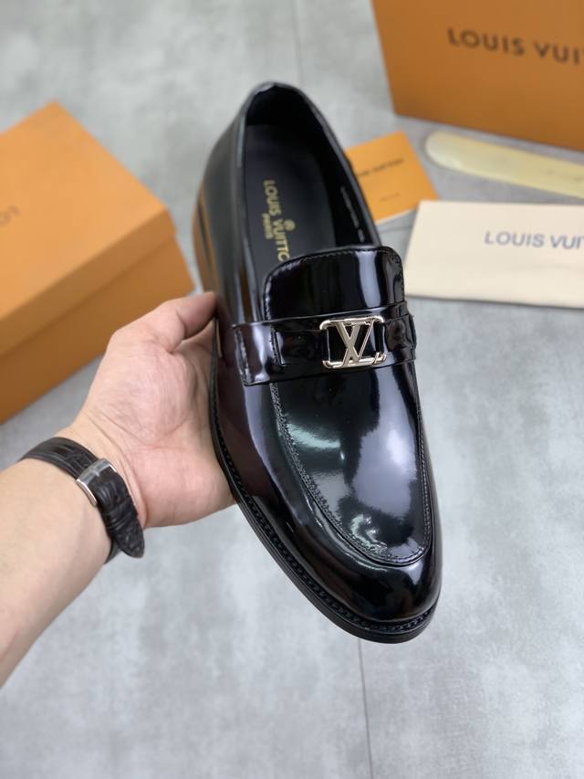 Factory Price P Real Price Louis Vuitton business leather shoes with water-dyed