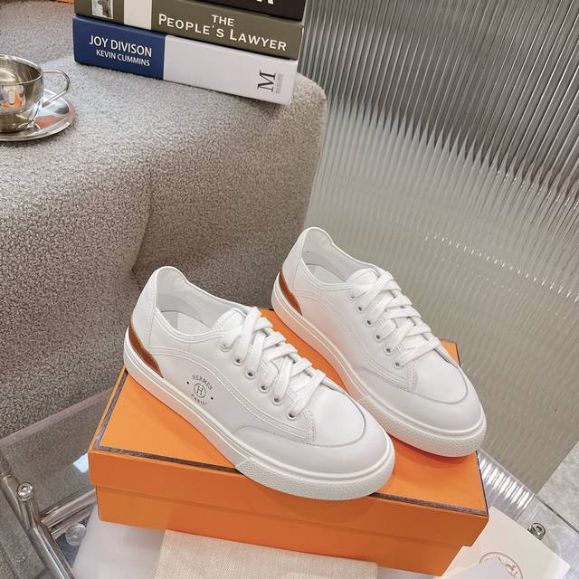 The latest casual white shoes are online! Purchasing-level quality! Aristocratic