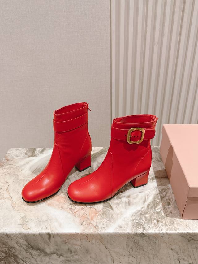 High-Quality 225 Miu Miu Early Fall new style boots. Limited edition, available