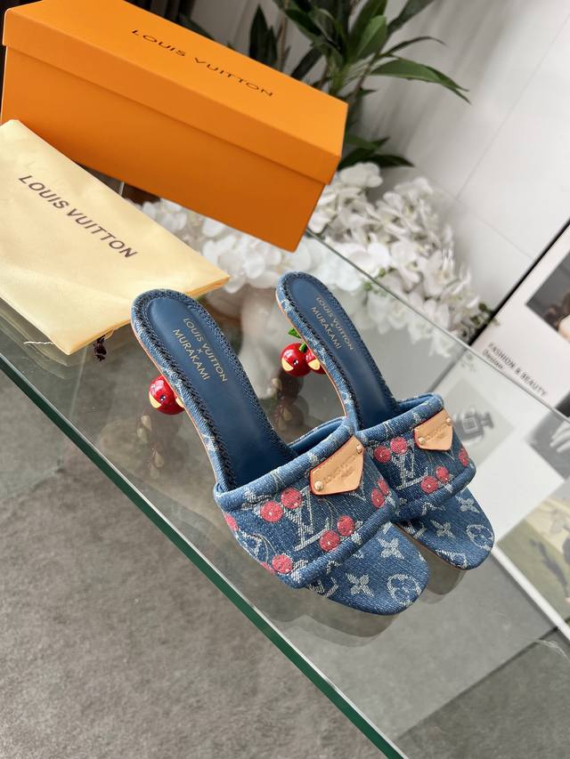 cherry heel 225 New Arrival ~ L*V Spring/Summer Graffiti Slippers are absolutely
