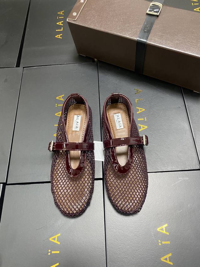 Mesh Style!!! Patent leather and angora red Alaia catwalk-style ballet flats! Sw