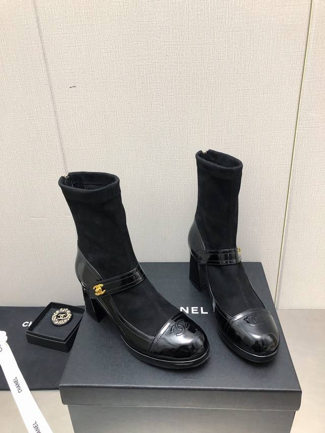Chanel 223 Spring/Summer New Arrival: Runway-Style Stretch Sandals, Short and Lo