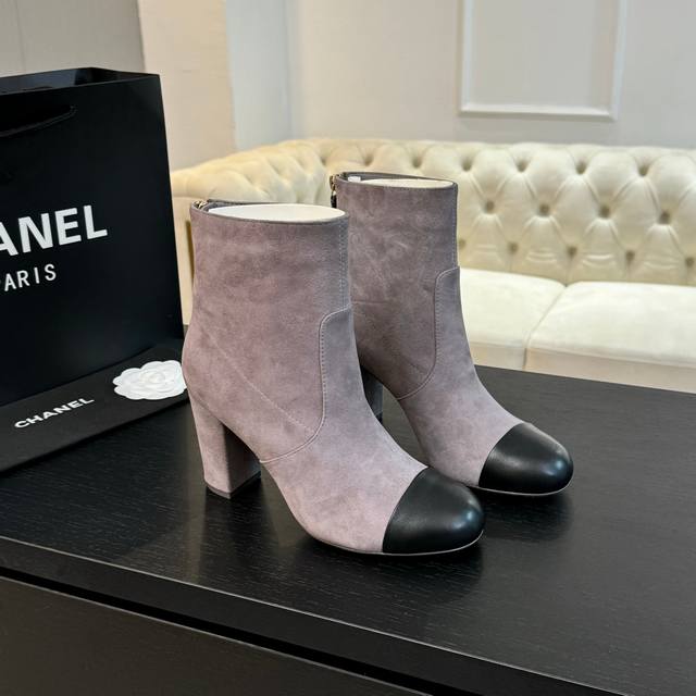 Chanel | Chanel's classic fall/winter stretch boots are the most popular boots o