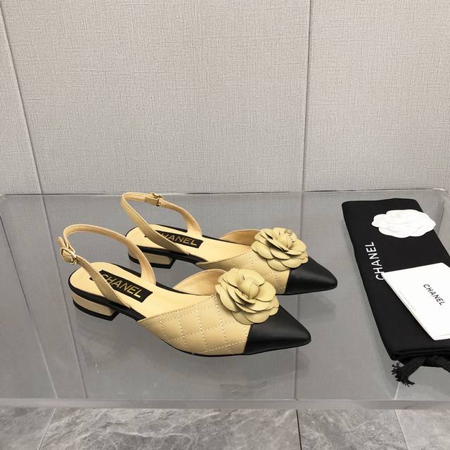 Chane* Aw new autumn and winter Camellia single shoes. The upper is imported mix