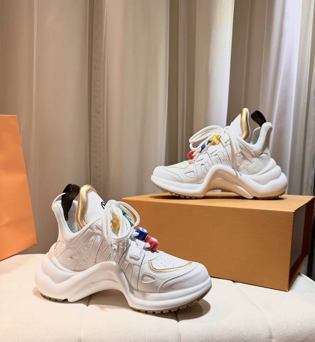 Lujia's new autumn and winter collection, Louis Vuitton, is super easy to wear a