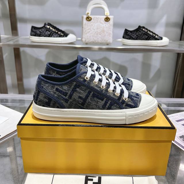 Fendi's latest couple canvas fabric: original custom imported jacquard canvas ma