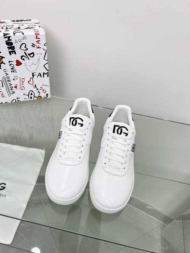 Dolce & Gabbana's premium, original, high-quality D0Lce & Gabbana spring collect