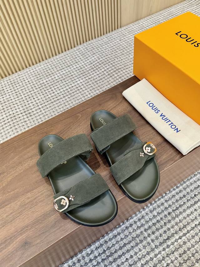 series slippers Louisvuitt On Fw. New Arrival ~ LV Aspen platform slippers. L's