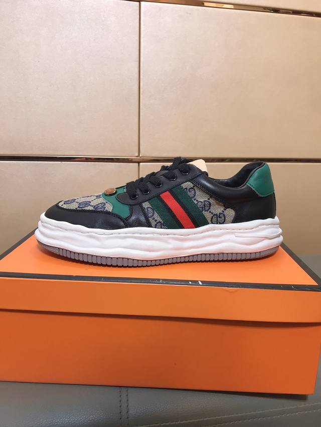 factory price P Gucci new men's shoes, high-end brand, the latest fashion casual