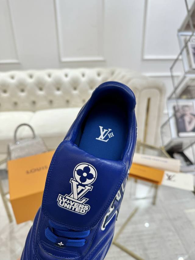 Louis Vuitton Runner Tatic series thick-soled casual sneakers, originally purcha