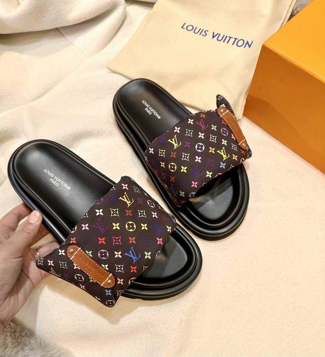 couple's Vuitton Loui.