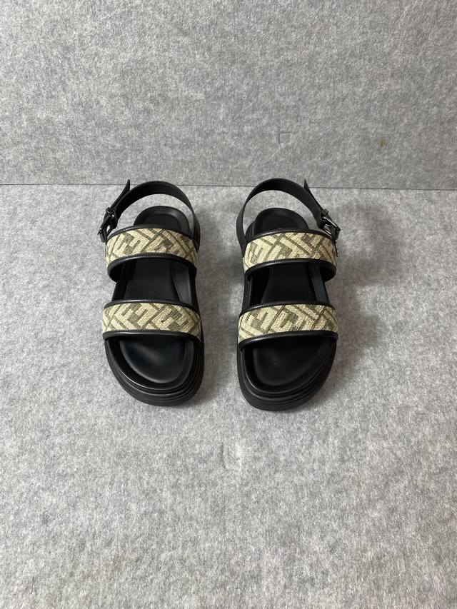 Fendi men's slippers. Fendi 2025 platform slippers. New rubber outsole, soft bas
