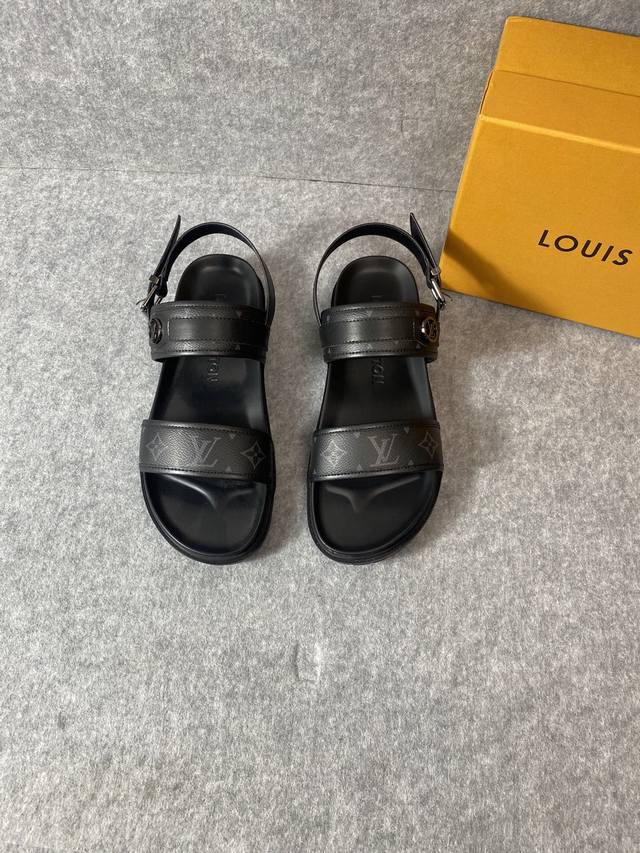 men's slippers from the Louisvuitt On Fw. New Arrival ~ LV Aspen platform slippe