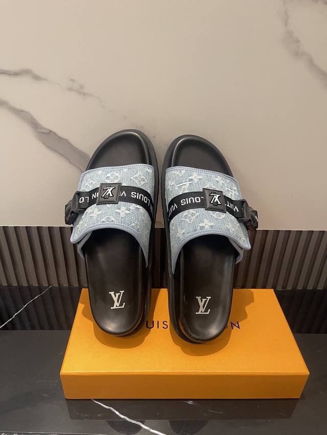 couple's Vuitton Loui.