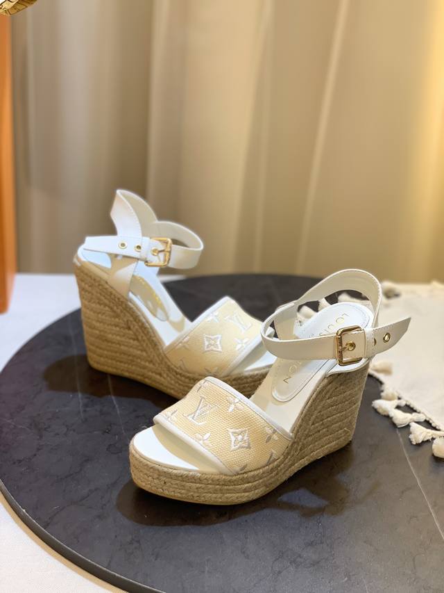 Lujia's latest wedge heel height 11cm, a very popular Lv purchasing agent-level
