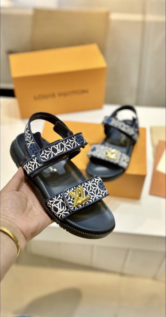the latest model from the Lvjia collection
