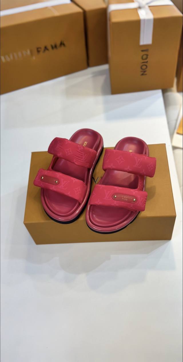 Vuitton Loui.