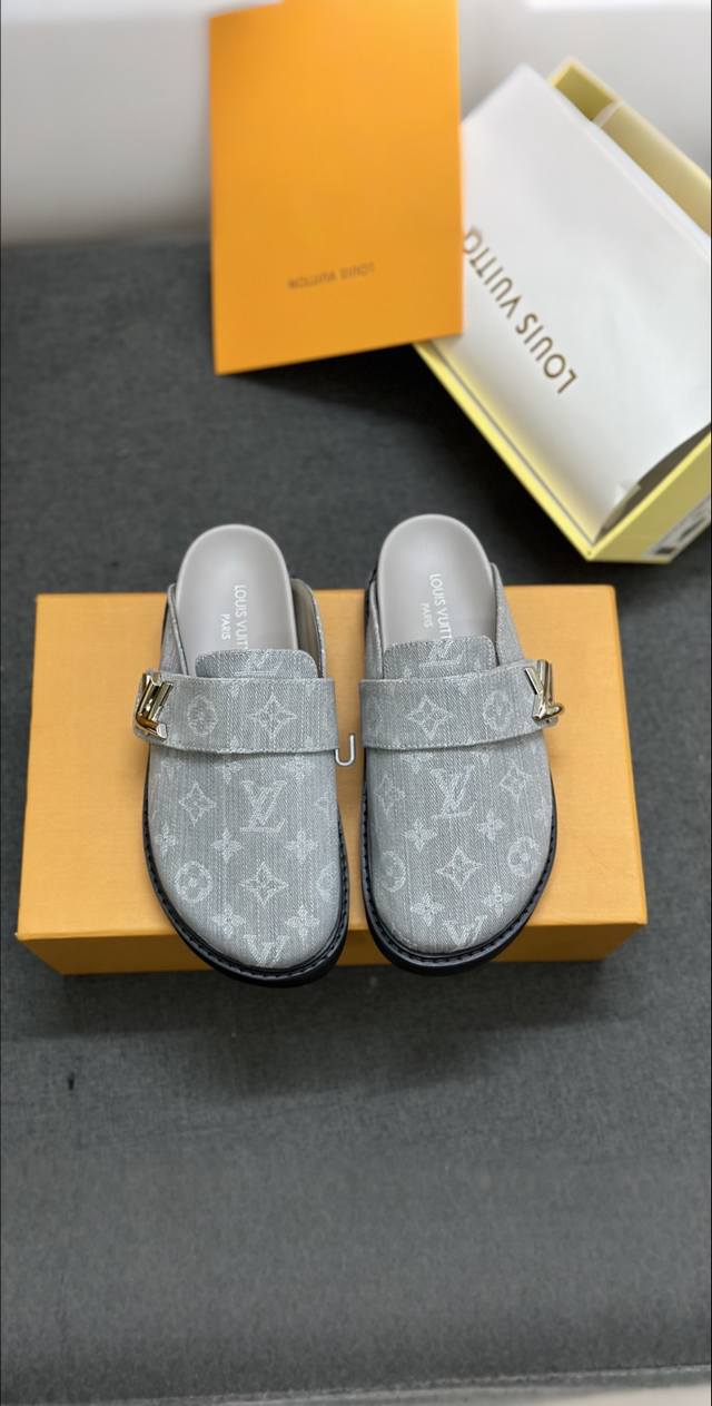 Vuitton Loui.