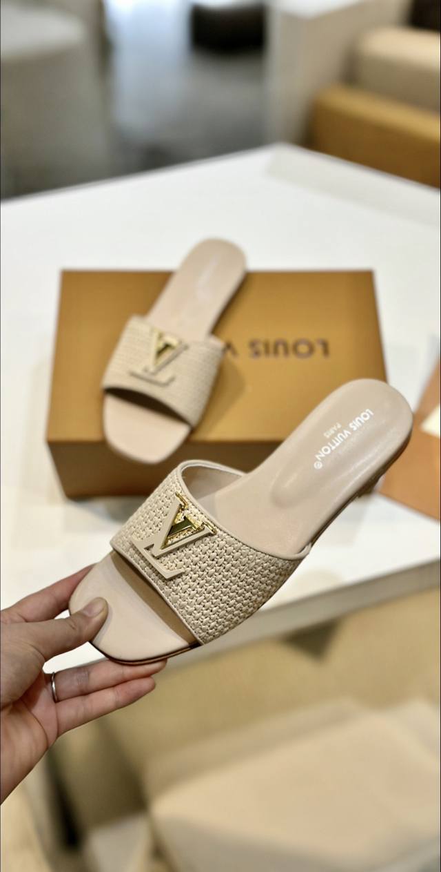 Latest Vuitton Loui. Toutiao series