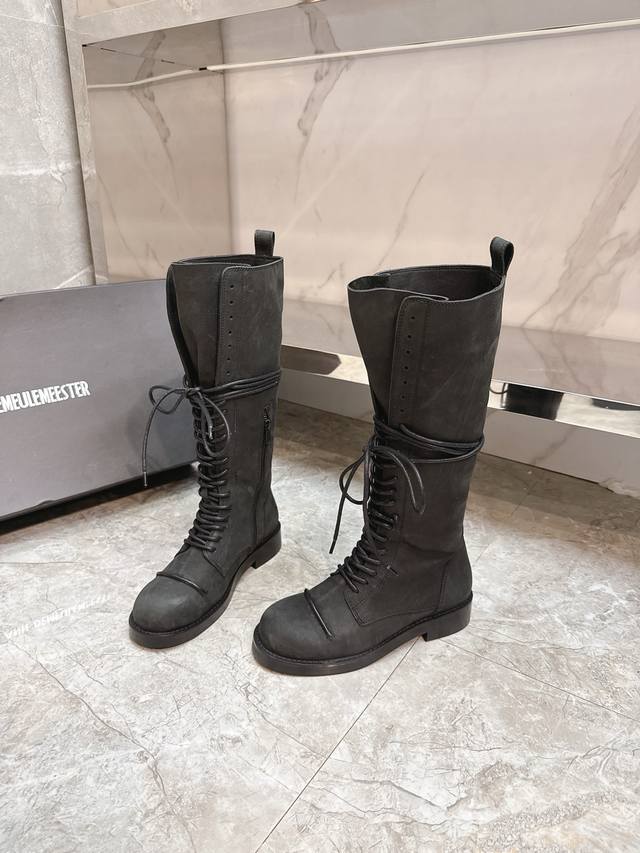 your legs in winter. Original 1:1 custom cowhide fabric, sheepskin lining, impor