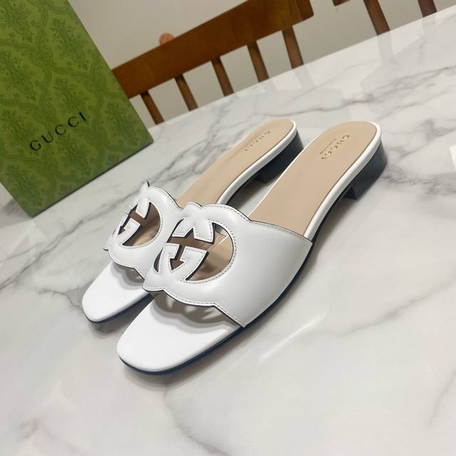 Pure white custom Gucci Gucci's latest summer double flat slippers, popular holl