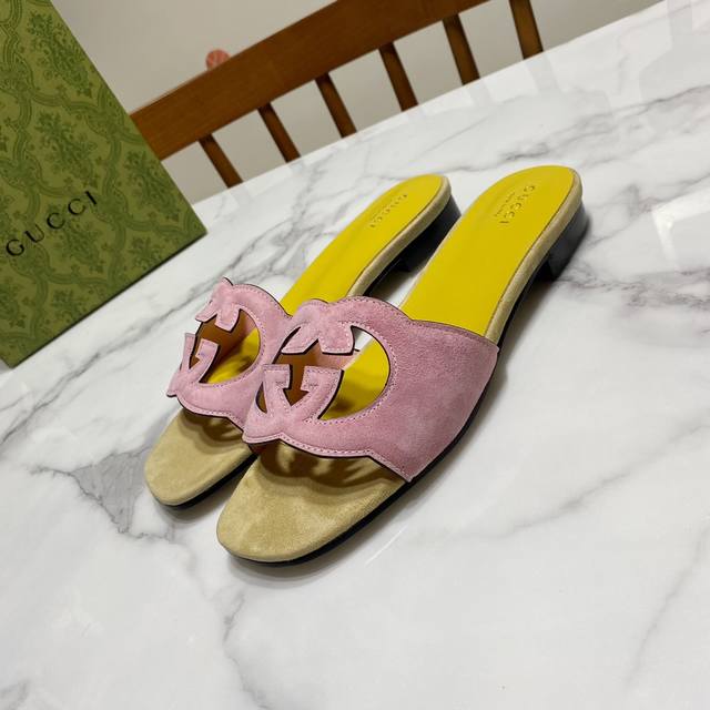 Lambskin Pink and Yellow Gucci Gucci's latest summer double flat slippers, popul