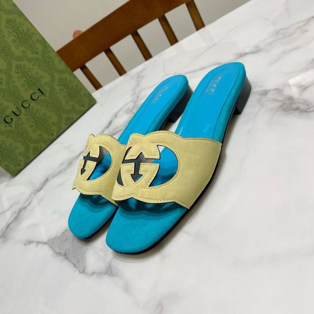 Gucci's latest summer double-bottomed slippers, with a popular hollow relief des