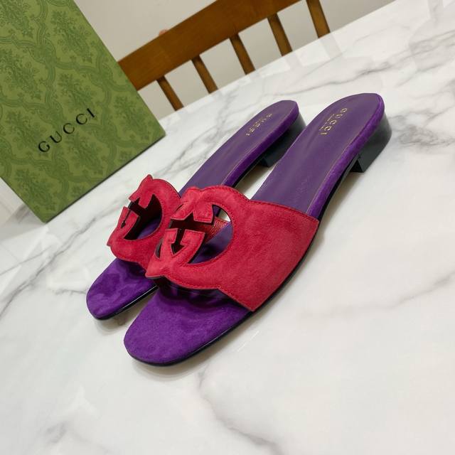 Gucci's latest summer double-bottomed slippers, with a popular hollow relief des