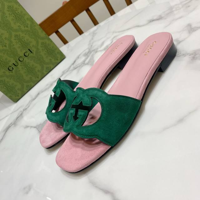 Lambskin pastel green Gucci Gucci's latest summer double flat slippers, popular