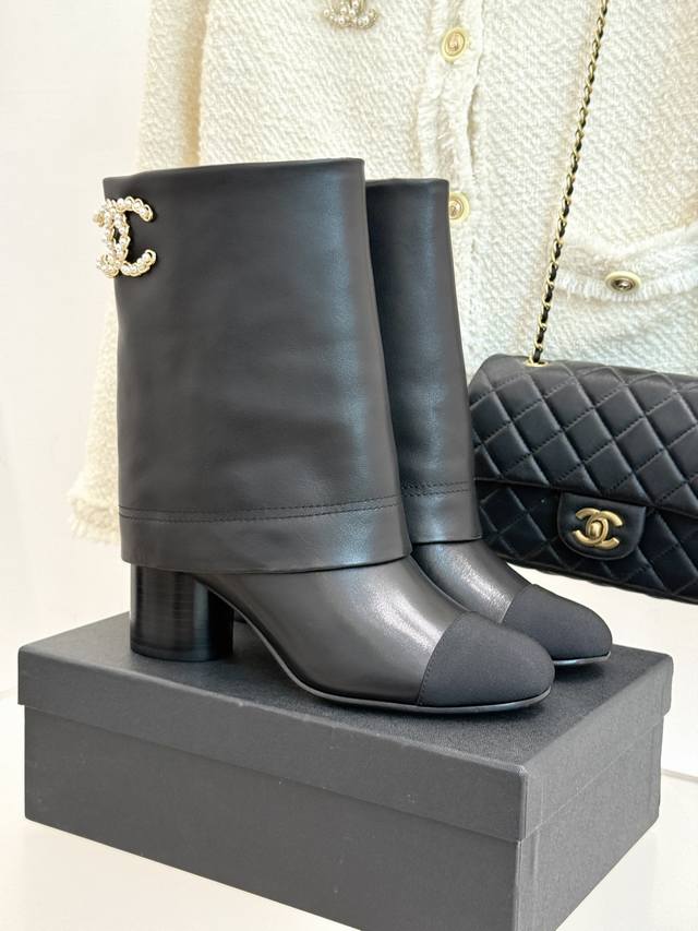 Short boots and long boots Chane*