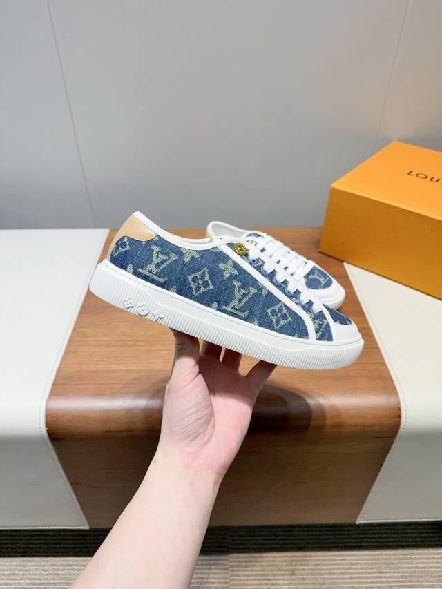 Lv Louis Vuitton Lagoon sneakers. These Lv Lagoon sneakers are crafted from Mono