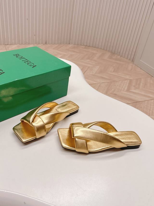 Flat-soled and High-heeled Bottega Veneta 2025 Collection Bv New Mule Sandals ha