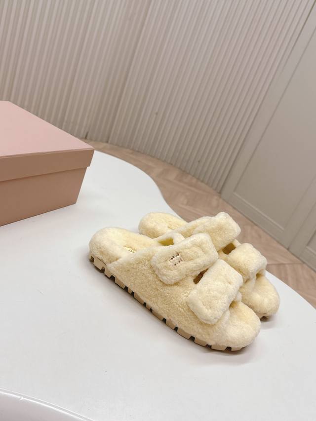 Miumiu Miu Miu 2025Ss Fall/Winter New Velcro Furry Slippers! Miu Miu has made me