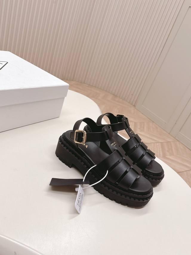 low-top and high-top Prada 2025 Spring/Summer new sandals. Roman platform sandal