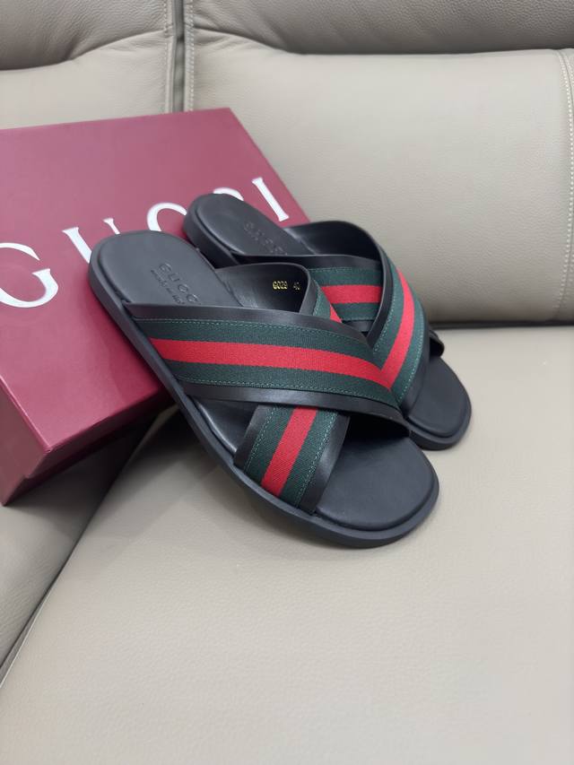 Elegant 2025 Summer New Men's Leather Slippers Inspired by the iconic designs of