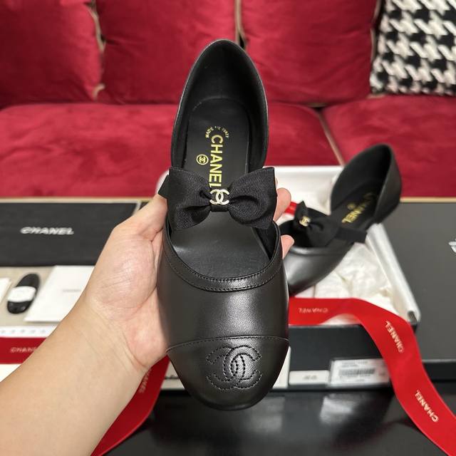 Black leather new arrival Chanel Chanel latest show style Mary Jane doll shoes s