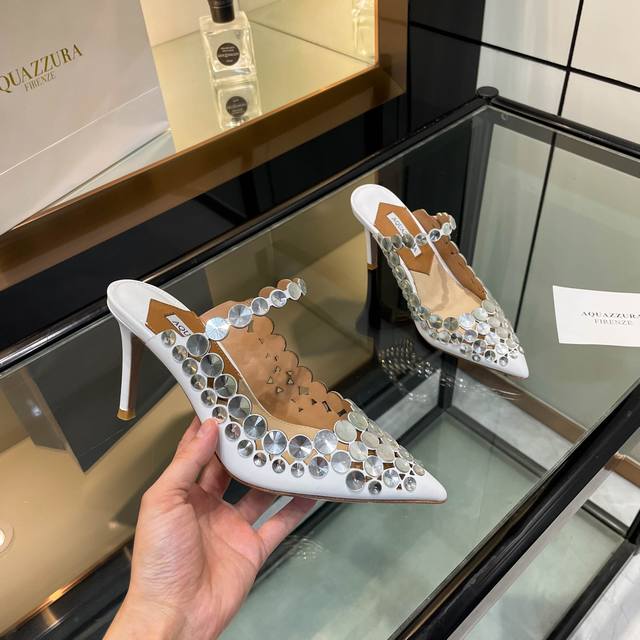 Aquazzura new slippers, top-of-the-line quality. These large round diamond high-