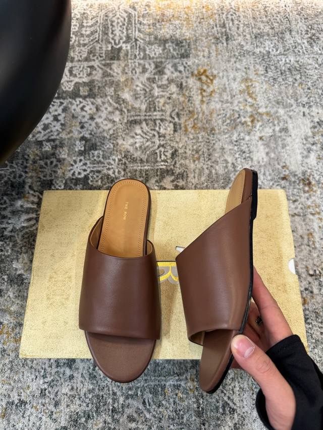 New hot-selling model. New fabric: Sheepskin lining, Sheepskin sole, Cowhide sol