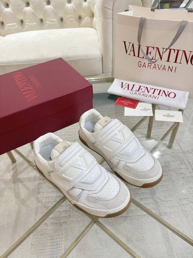 Premium Edition Valentino Casual Shoes! Premium Edition! 1:1 Development with Or