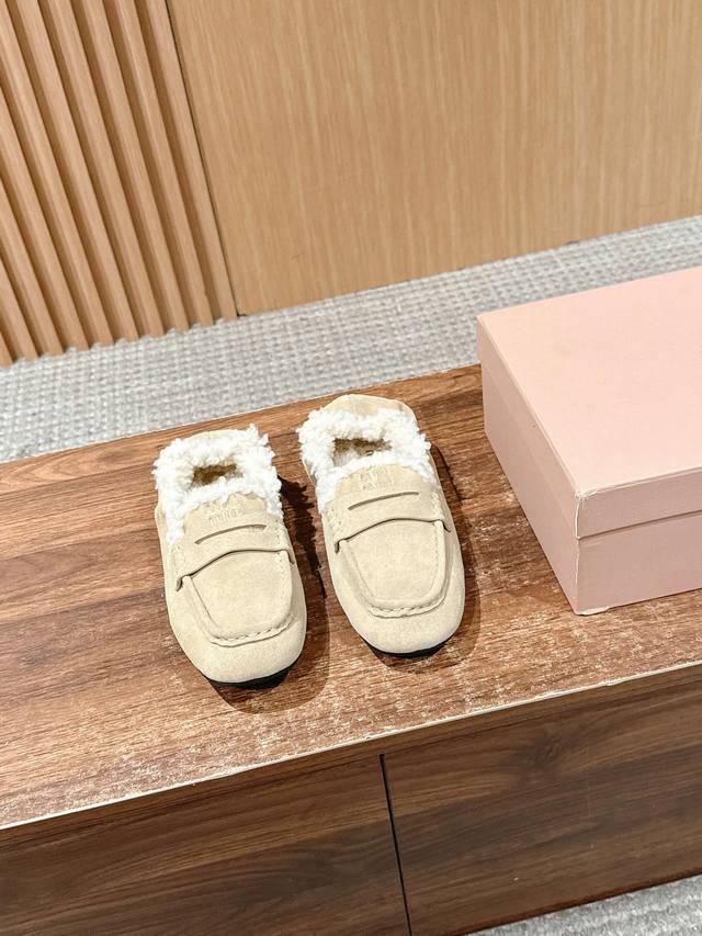 Miu Miu Autumn and Winter Wool Loafers. The suede material is perfect for autumn