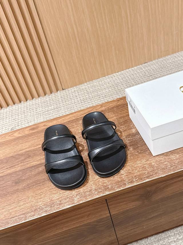 The Row's new spring/summer simple two-strap flat slippers, made in Dongguan, fe